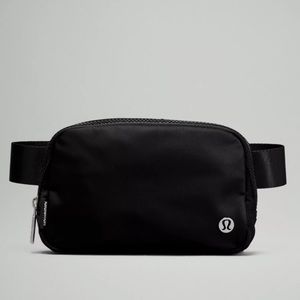 Lululemon Everywhere Belt Bag